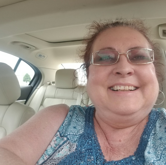 Meet your Posher, Julie - Picture 7 of 8